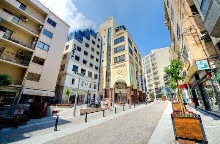 Splendid Seaside Retreat On Spinola Bay Apartamento St. Julian's Exterior foto